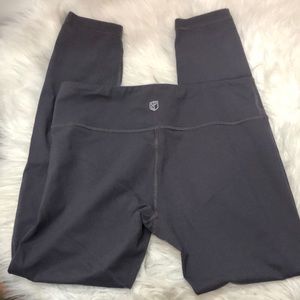 Born primitive grey cropped leggings
